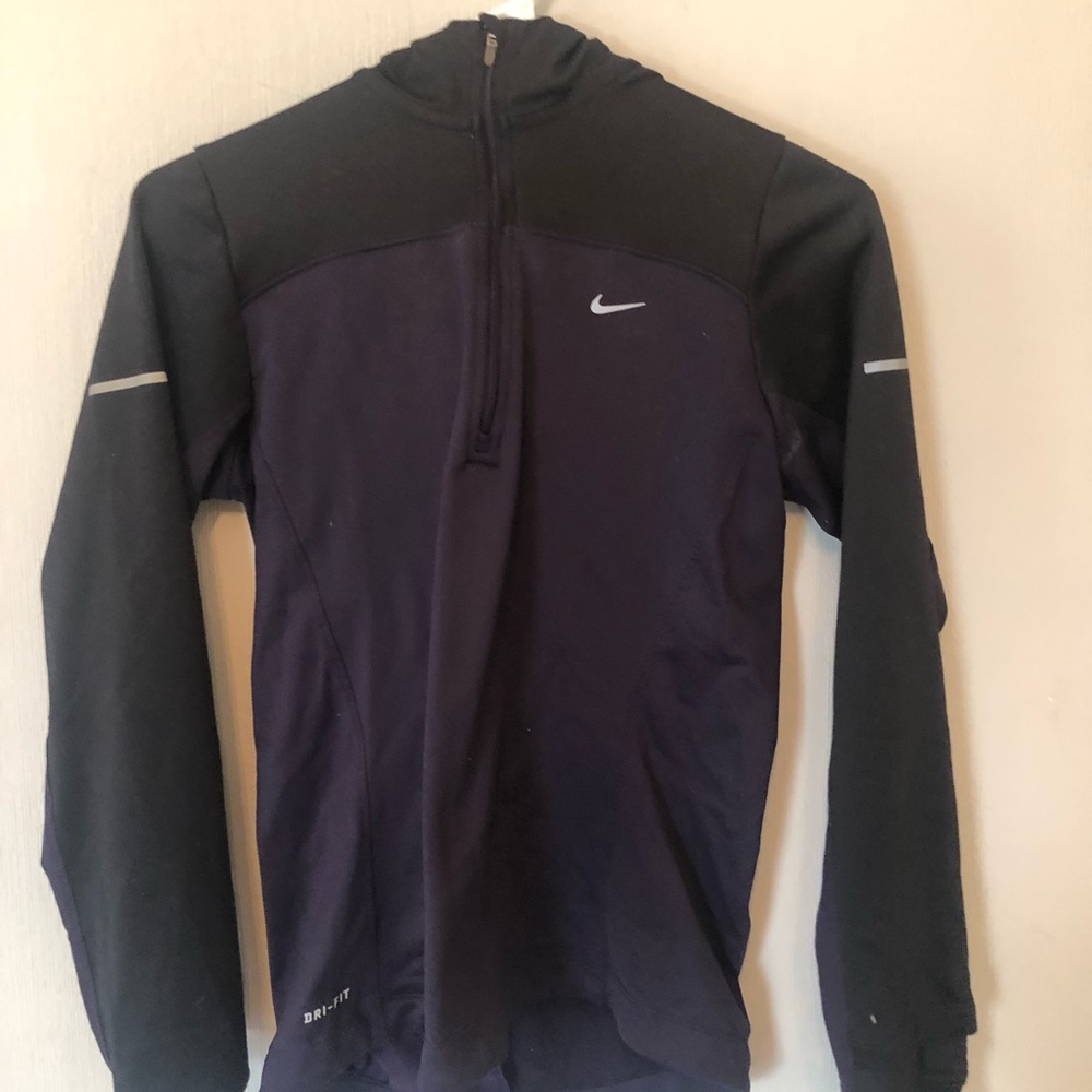 Nike runner with pockets